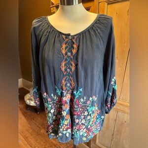 Johnny Was scoop Neck Embroidered Gray Tunic XS